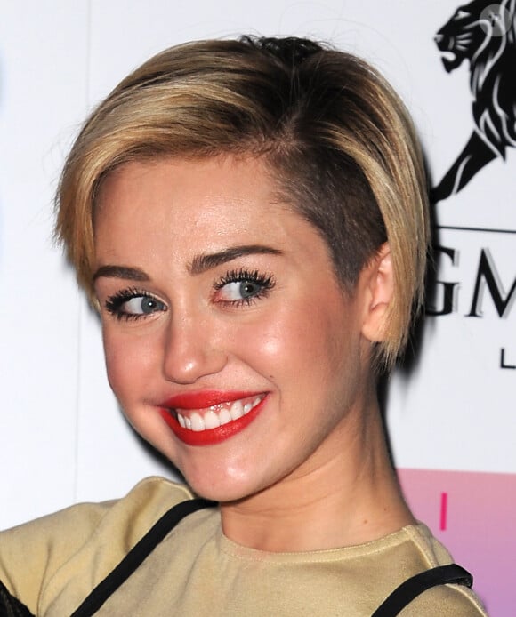 Miley Cyrus sur le tapis rouge d'une soirée au "Beacher's Madhouse" à Las Vegas, le 27 décembre 2013.