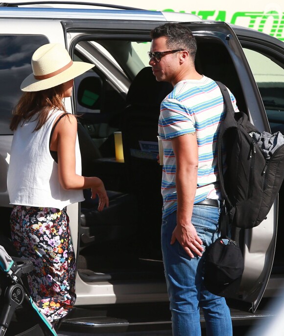 Jessica Alba et son mari Cash Warren à Los Cabos au Mexique, le 28 décembre 2013.