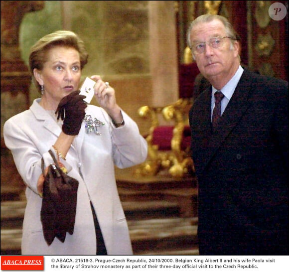 La reine Paola et le roi Albert II de Belgique en visite en République Tchèque en octobre 2000