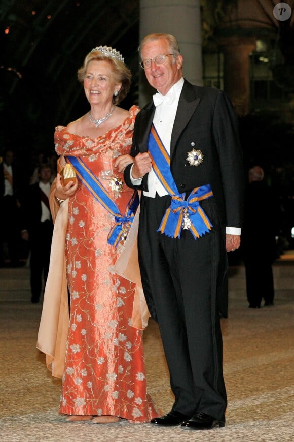 La reine Paola et le roi Albert II de Belgique lors d'un gala au palais Laeken pour la visite de la reine Beatrix des Pays-Bas, le 20 juin 2006