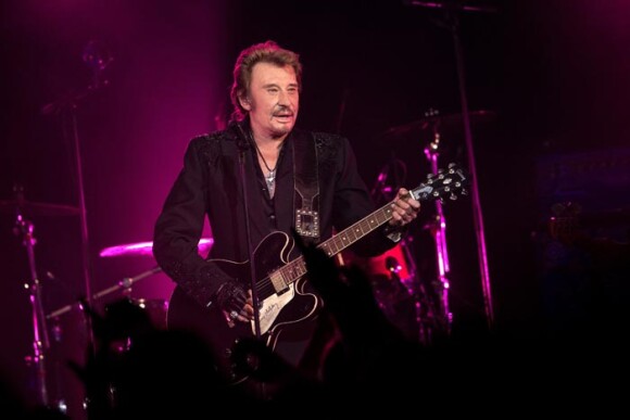 Exclusif - Johnny Hallyday lors de son concert caritatif au Trianon pour l'association de sa femme Laeticia La Bonne Etoile à Paris, le 15 décembre 2013.
