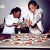 Rihanna a cuisiné pour ses amis, invités chez elle au soir du Nouvel An. New York, le 31 décembre 2013.