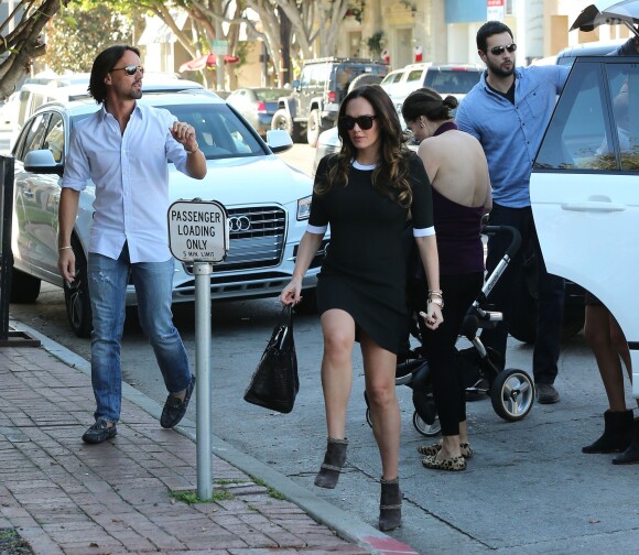 Tamara Ecclestone, son mari Jay Rutland, Petra Ecclestone, sa fille Lavinia, à West Hollywood, le 2 janvier 2013