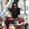 Tamara Ecclestone, son mari Jay Rutland accompagnés de sa soeur Petra et de la petite Lavinia lors d'une journée shopping à West Hollywood, le 2 janvier 2014