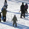 Exclusif - Gwen Stefani, enceinte, profite de ses vacances dans la station de ski de Mammoth avec son mari Gavin Rossdale et leurs deux garçons Kingston et Zuma. Le 4 janvier 2014.