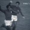 Eusébio dans ses oeuvres lors de la coupe du monde 1966 en Angleterre