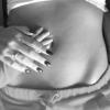 Jade Foret : la photo qui confirme sa grossesse ? Jade dévoile un cliché de sa petite Liva posant sa main délicatement sur son ventre.