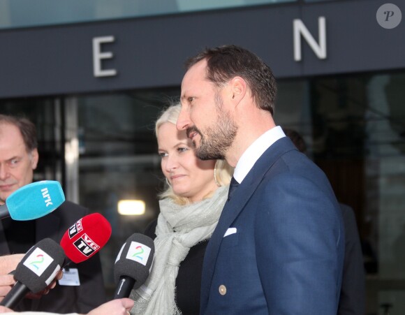 Le prince Haakon et la princesse Mette-Marit de Norvège prenaient part le 8 janvier 2014 à la conférence annuelle NHO de la Confédération des entreprises norvégiennes, à l'opéra d'Oslo.