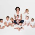 La superbe Jenifer, entourée d'adorables bébés, prend la pose pour la campagne 2013 de Pampers en association avec Unicef
