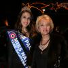 Miss Paris 2013 et Pierrette Bres lors du 6e Handicirque sous le chapiteau du cirque Pinder Jean Richard à Paris, le 9 janvier 2014