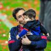 Lionel Messi avec son fils Thiago à Barcelone, le 19 mai 2013.
