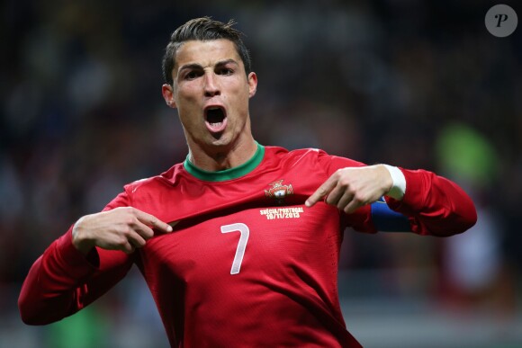 Cristiano Ronaldo le 19 novembre 2013 à Solna lors du match entre la Suède et le Portugal dans le cadre des éliminatoires à la coupe du monde au Brésil