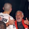 L'acteur Jean-Paul Belmondo assiste au match de boxe opposant le boxeur français Sofiane Takoucht au boxeur belge Alex Miskirtchian, au Country Hall de Liège, en Belgique le 11 janvier 2014.
