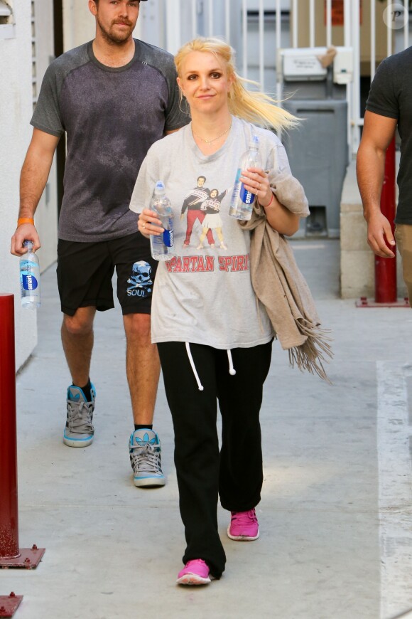 Britney Spears et son petit ami David Lucado sortent d'un studio de danse à Los Angeles, le 13 janvier 2014.