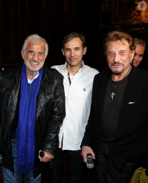 Exclusif - Jean-Paul Belmondo, son fils Paul et Johnny Hallyday - Dernière représentation de la pièce "Plus vraie que nature" (mise en scène de Raphaëlle Cambray) au Théâtre de la Renaissance à Paris, après une tournée triomphale en province, le 8 janvier 2014.