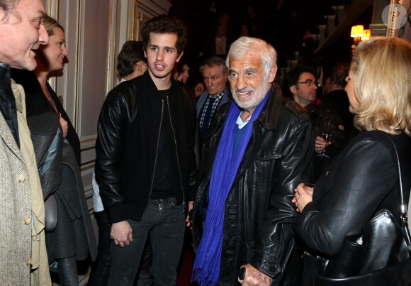 Exclusif - Jean-Paul Belmondo et son petit-fils Victor - Dernière représentation de la pièce "Plus vraie que nature" (mise en scène de Raphaëlle Cambray) au Théâtre de la Renaissance à Paris, après une tournée triomphale en province, le 8 janvier 2014.