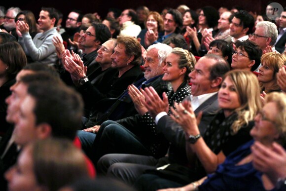 Exclusif - Robert Hossein, Johnny Hallyday et sa femme Laeticia Hallyday - Dernière représentation de la pièce "Plus vraie que nature" (mise en scène de Raphaëlle Cambray) au Théâtre de la Renaissance à Paris, après une tournée triomphale en province, le 8 janvier 2014.