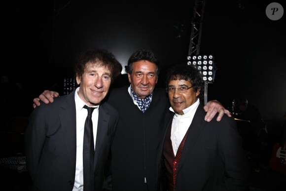 Pascal Danel avec Alain Souchon et Laurent Voulzy lors du concert ''Pascal Danel chante Gilbert Bécaud'' au Casino de Paris le 10 janvier 2014.
