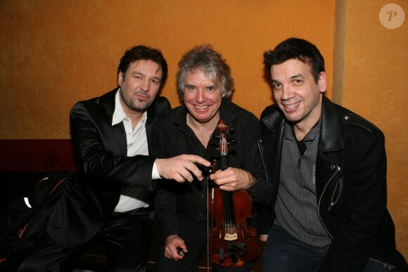 Jean-Pierre Danel, Didier Lockwood et Jean-Felix Lalanne lors du concert ''Pascal Danel chante Gilbert Bécaud'' au Casino de Paris le 10 janvier 2014.