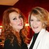 Julie Pietri et Alice Dona lors du concert ''Pascal Danel chante Gilbert Bécaud'' au Casino de Paris le 10 janvier 2014.