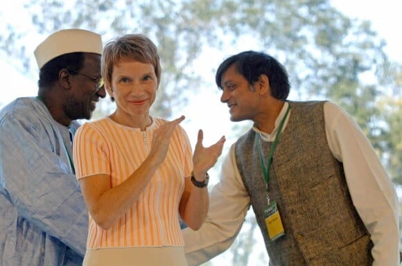 Shashi Tharoor à Paris, le 29 août 2007 avec Laurence Parisot et Alpha Oumar Konaré