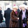 La veuve de l'écrivain (à droite) à l'inauguration du square Maurice Druon devant la basilique Sainte-Clotilde dans le 7e arrondissement de Paris, le 17 janvier 2014.