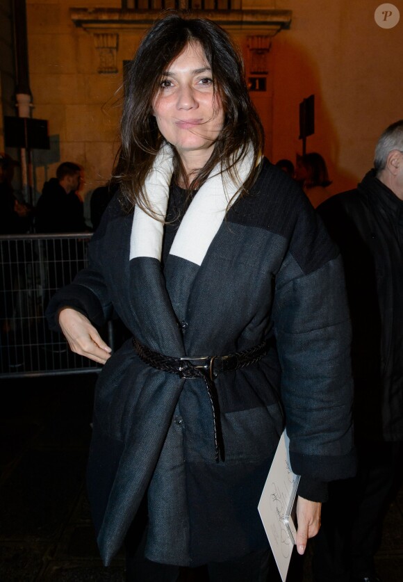 Emmanuelle Alt au défilé haute couture Giambattista Valli printemps-été 2014 le 20 janvier 2014 lors de la Fashion Week à Paris.