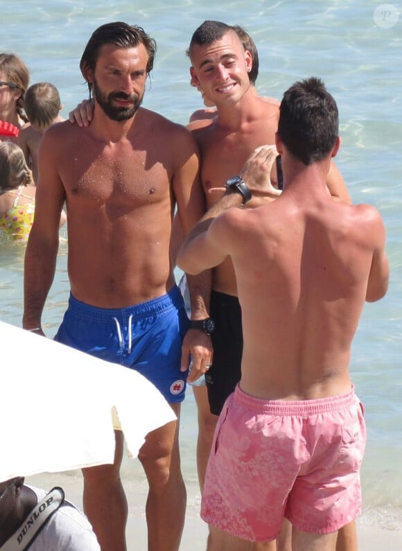 Andrea Pirlo lors de ses vacances à Ibiza avec sa femme Deborah Roversi et leurs enfants Niccolo et Angela le 15 juillet 2013