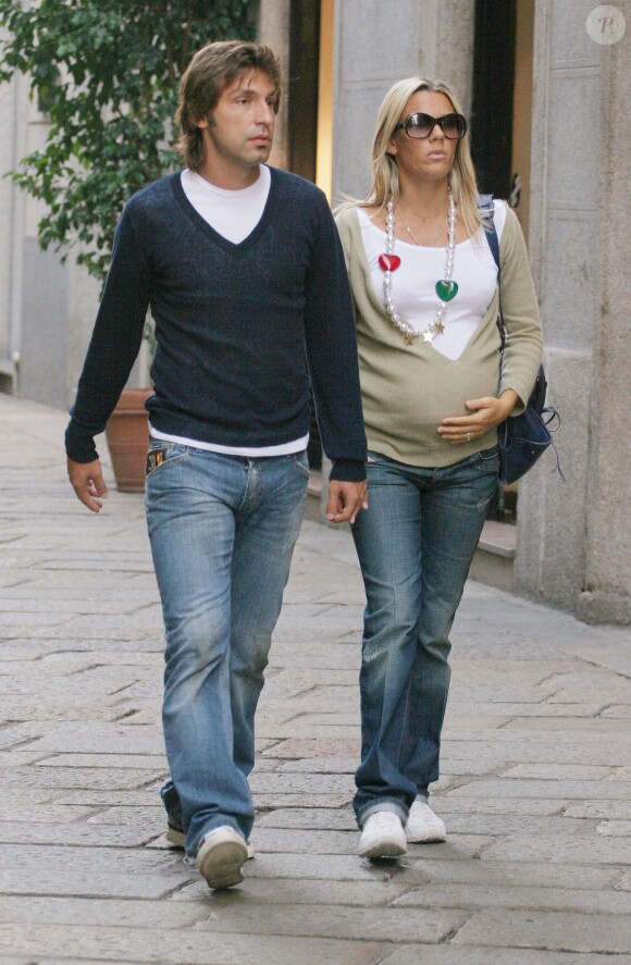 Andrea Pirlo et son épouse Deborah à Milan, le 20 septembre 2006.