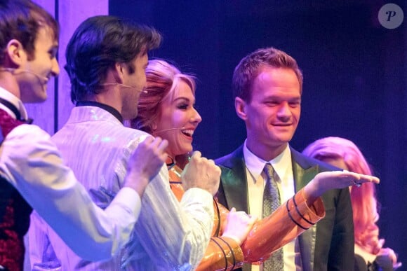 Neal Patrick Harris et son mari David Burtka assistent à l'inauguration d'un nouveau clud, le Rose. Rabbit. Lie., au sein de l'hôtel Cosmopolitan à Las Vegas, le 17 janvier 2013.