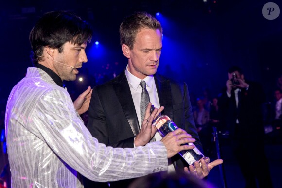 Neal Patrick Harris et son mari David Burtka assistent à l'inauguration d'un nouveau clud, le Rose. Rabbit. Lie., au sein de l'hôtel Cosmopolitan à Las Vegas, le 17 janvier 2013.