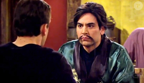 Josh Radnor déguisé en maître kung fu dans l'épisode 14 de la saison 9 de "How I Met Your Mother", diffusé le 14 janvier 2014 sur CBS.