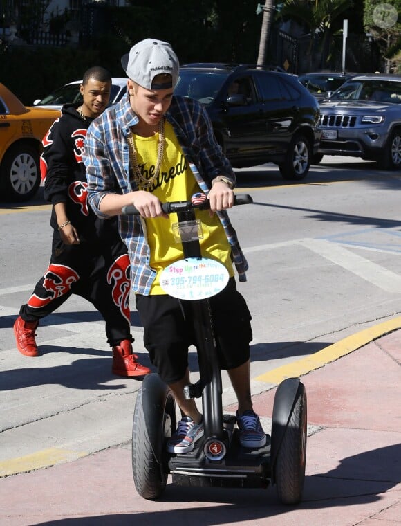 Justin Bieber à Miami, le 22 janvier 2014. Le chanteur a récemment dépensé plus de 75000 dollars à l'anniversaire de son ami le rappeur Lil Scrappy.