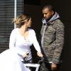 Kim Kardashian, son fiancé Kanye West et leur fille North quittent un magasin Bulthaup à Los Angeles. Le 23 janvier 2014.