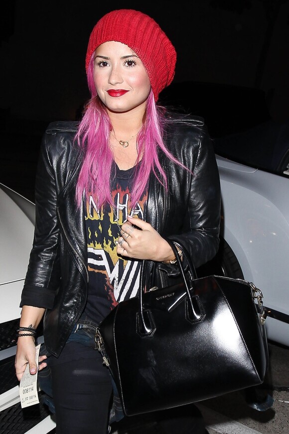 Demi Lovato arrive au restaurant Craig's à West Hollywood, le 23 janvier 2014.