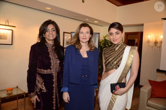 L'actrice Kareena Kapoor, star de Bollywood, la socialite Chhaya Momaya au côté de Valérie Trierweiler, invitée d'honneur d'un déjeuner à Mumbaï en Inde le 27 janvier 2014 au Trident Hotel, dans le cadre du déplacement au nom d'Action contre la faim