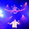 Le duo MainTenant du Cirque du Soleil lors de la soirée de gala de la fondation Womanity à Genève le 30 janvier 2014