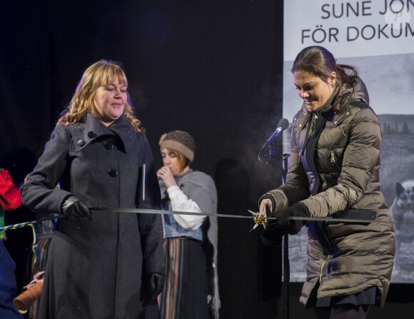 La princesse Victoria de Suède inaugurant le centre Sune Jonsson pour la photographie documentaire à Umea le 31 janvier 2014 dans le cadre des cérémonies pour le début de mandat d'Umea comme capitale européenne de la culture 2014.