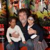 Olivier Marchal, Neela et Taelle (voix du film) lors de l'avant-première du film "L'île des Miam-nimaux : Tempête de boulettes géantes 2" au à Paris, le 2 février 2014