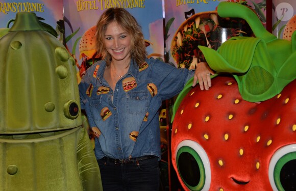 Pauline Lefèvre (portant une chemise KillyGrind) lors de l'avant-première du film "L'île des Miam-nimaux : Tempête de boulettes géantes 2" au à Paris, le 2 février 2014