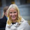 La princesse héritière Mette-Marit de Norvège effectuait l'inauguration de l'exposition Too Young To Wed le 5 février 2014 à l'Hôtel de Ville d'Oslo.