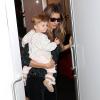 Gisele Bundchen prend l'avion avec sa fille Vivian à Los Angeles le 9 février 2014.