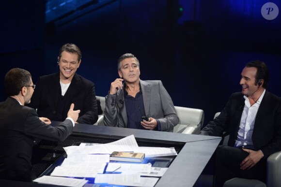 Fabio Fazio, Matt Damon, George Clooney, Jean Dujardin sur le plateau de l'émission Che Tempo Che Fa à Milan, le 9 février 2014.