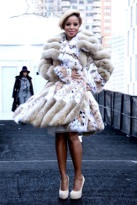 Mary J. Blige divine et stylée lors de la Mercedes Benz Fashion Week à New York, le 10 février 2014.