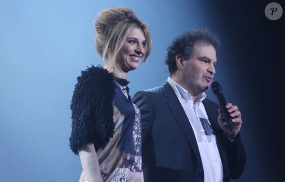 Amandine Bourgeois et Raphaël Mezrahi à la 2e édition de la "Nuit de la déprime" à l'Olympia, à Paris, le 10 février 2014.