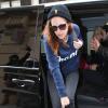 Kristen Stewart a quitté son hôtel pour aller faire un shooting photo dans les studios de Karl Lagerfeld à Paris. Le 4 février 2014.