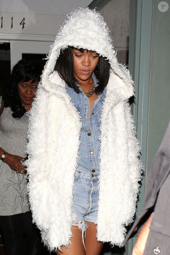 Rihanna et sa mère lors d'une soirée à Los Angeles, le 11 février 2014.
