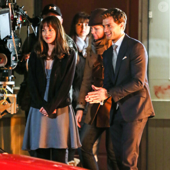 Jamie Dornan et Dakota Johnson sur le tournage de "50 Nuances de Grey" à Vancouver, le 17 janvier 2014.