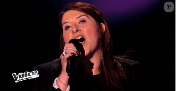 Carine reprend Woman in love dans The Voice 3 sur TF1 le samedi 8 février 2014