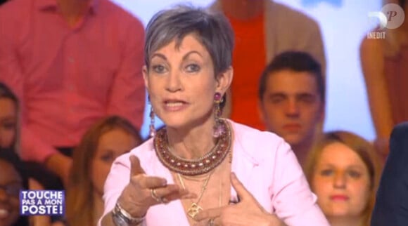 Isabelle Morini-Bosc dans "Touche pas à mon poste", lundi 17 février 2014. Elle raconte quelques souvenirs marquants de son passage dans "Pékin Express".
